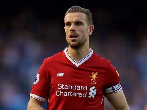 CĐV The Kop "hủy diệt" 1 cầu thủ sau trận hòa Chelsea