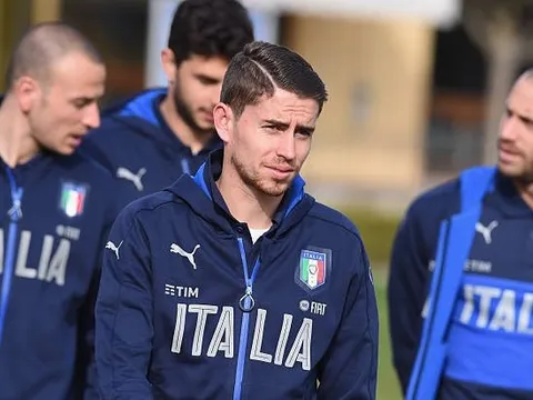 Jorginho chẳng kém gì Marco Verratti