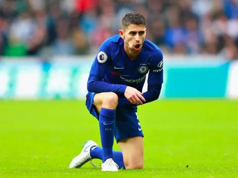 Jorginho đang tạo ra 'hai vấn đề' của Chelsea dưới thời Sarri!
