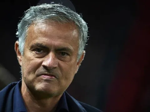 Nóng! Chủ sở hữu M.U can thiệp và đưa ra quyết định lớn về Mourinho
