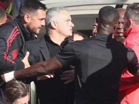 Jose Mourinho và top 5 lần 'đại náo' đường piste