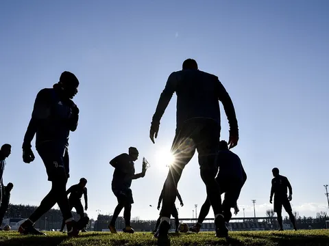 Juventus hóa vũ công dưới ánh nắng hoàng hôn