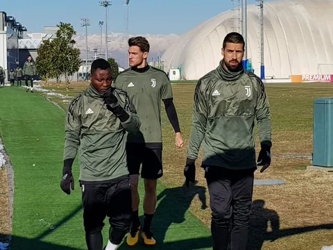 Juventus lo lắng tập luyện, không tin Barcelona?