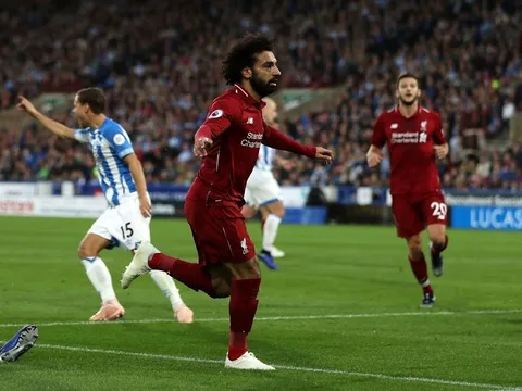 Salah phản pháo những chỉ trích sau khi ghi bàn thắng quý hơn vàng