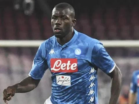 Chelsea! Hãy ký hợp đồng với "con quái vật" này