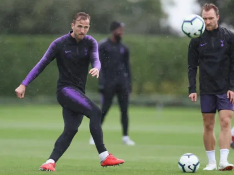 Kane đội mưa tập luyện, quyết tâm phá lời nguyền