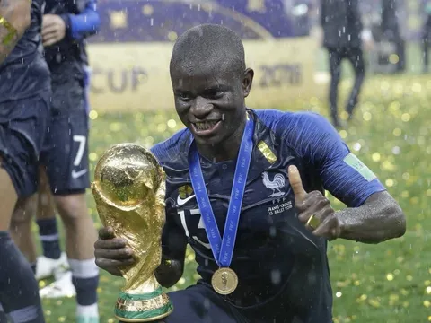 Kante nói về cảm giác cầm trên tay cúp vàng World Cup