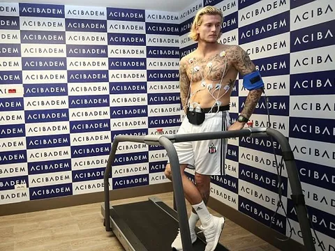 Karius hành động khó đỡ trước thử thách đầu tiên ở Besiktas