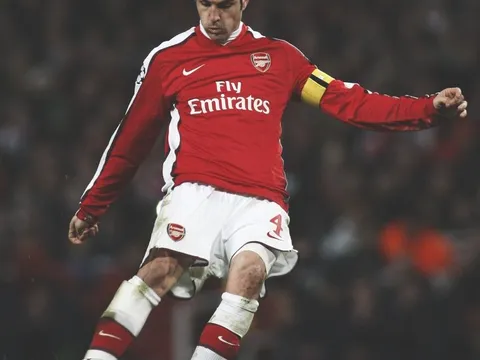 'Kẻ phản bội' Fabregas muốn quay về, fan Arsenal nghĩ gì?