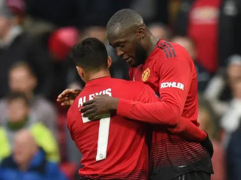 'Kép phụ' thăng hoa, sao vàng 5 cánh gửi tặng Solskjaer