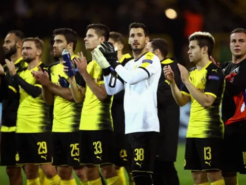 Khả năng bị loại cao, Dortmund nắm tay xin lỗi NHM