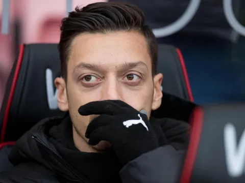 Khi Ozil buồn, Inter lại có mặt