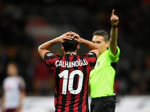 Khi San Siro 'không thèm' đứng về phía Milan