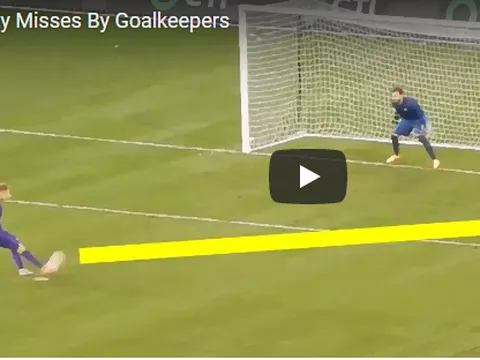 Khi thủ môn cố gắng sút penalty