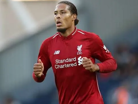 Khiến Mbappe 'câm nín', Van Dijk làm NHM dậy sóng