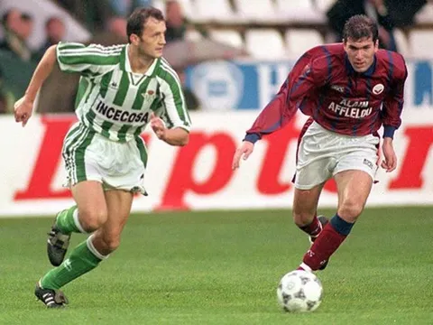 KHÓ TIN: Sir Alex từ chối cơ hội đưa Zidane về M.U