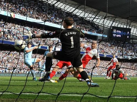 Khoảnh khắc người hâm mộ Man City không thể nào quên được