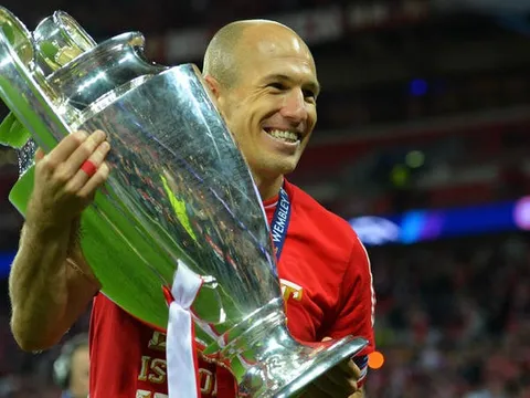 Không chỉ Messi, Robben cũng đã cán mốc 100