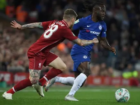 Fan Liverpool không hiểu vì sao Moreno còn trụ lại được ở Anfield