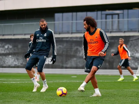 Không lên tuyển, Marcelo và Benzema "vờn nhau" tại Madrid