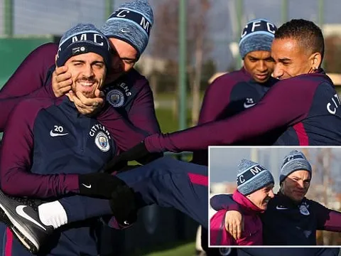 Không màng Tottenham, dàn sao Man City quậy tung sân tập