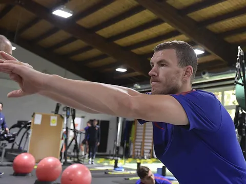 Không phải lên tuyển, Dzeko hăng hái tập luyện chờ Immobile