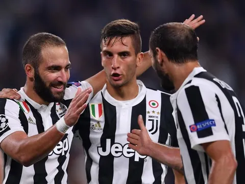 Không sinh cùng năm, nhưng Juventus - Dortmund lại mất kỷ lục cùng ngày