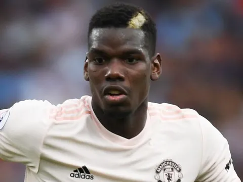 "Không, tôi không thể! Man Utd cấm tôi mở miệng"