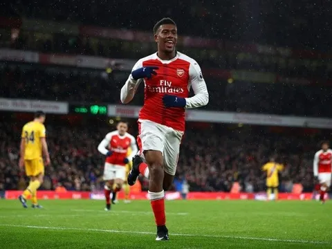 Kì vọng cao, Arsene Wenger đang "ép chín" Iwobi