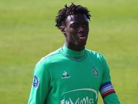 KINH HOÀNG: Sao mai Ligue 1 bị bắn chết bằng khẩu AK47