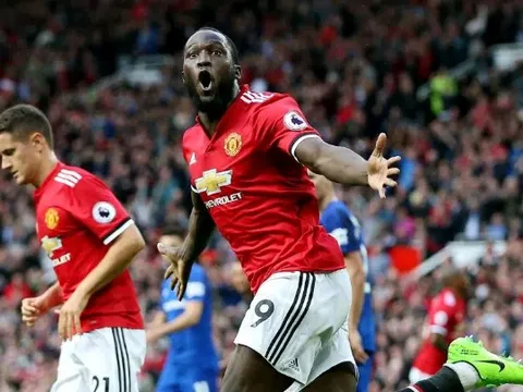 Klopp thừa nhận SỢ Lukaku trước derby nước Anh