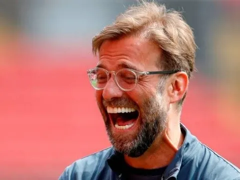 "Klopp muốn tôi đến Liverpool và chúng tôi đã có cuộc trò chuyện hài hước"