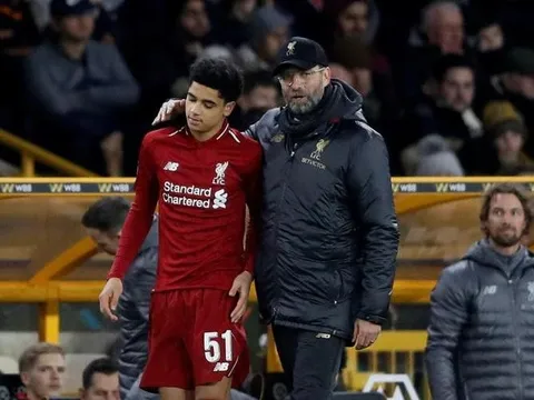 Klopp nhận xét chân thành về màn ra mắt của 'kỷ lục gia' 16 tuổi