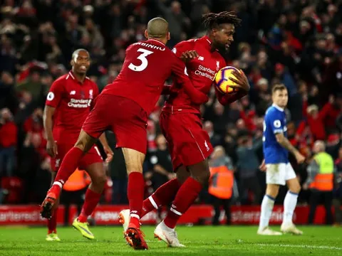 Klopp nói lời 'ấm lòng' với người hùng Liverpool bắn hạ Everton