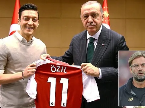Klopp: 'Sự thù địch nhắm vào Mesut Ozil là đạo đức giả"