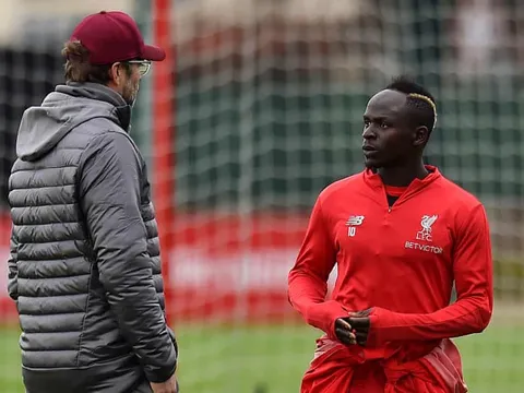 Klopp thách thức các đội bóng khác 'hút máu' Liverpool