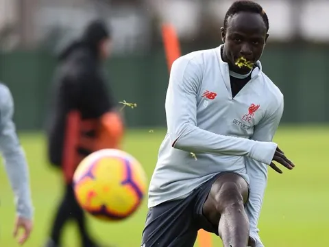 Mặc kệ các đối thủ tranh FA Cup, dàn sao Liver vẫn vui vẻ, rạng ngời