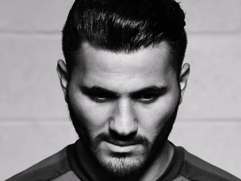Kolasinac hoá "nam thần" trong bộ ảnh mới nhất tại Arsenal