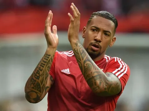 Kỹ năng phòng ngự tuyệt vời của Jerome Boateng