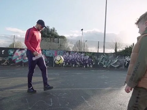 Kyle Walker cực bảnh trong clip truyền tải giấc mơ bóng đá