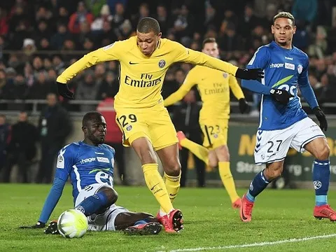 Kylian Mbappe chơi đầy nỗ lực trước Strasbourg