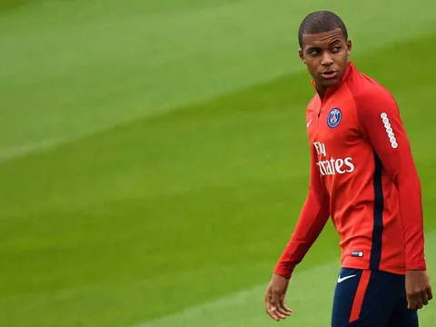 "Kylian Mbappe là sự pha trộn giữa Henry với Anelka"