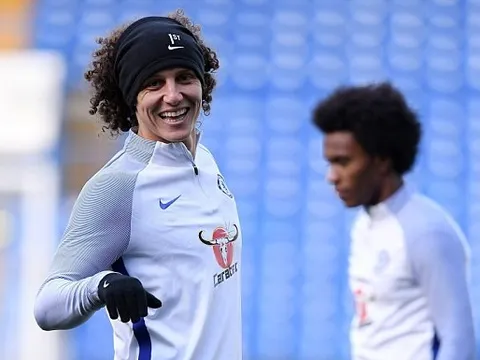 Làm hòa với Conte, Luiz tươi như được mùa khuấy động sân tập Chelsea