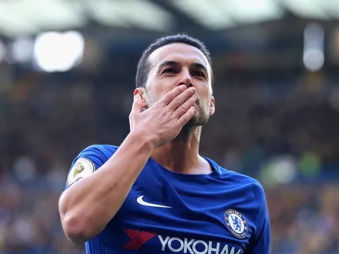 Lập siêu phẩm trước Watford, Pedro đi vào lịch sử Chelsea