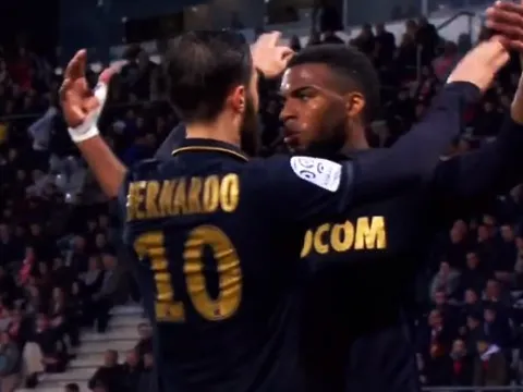 Lemar liệu có phải là người thay Coutinho tại Liverpool?