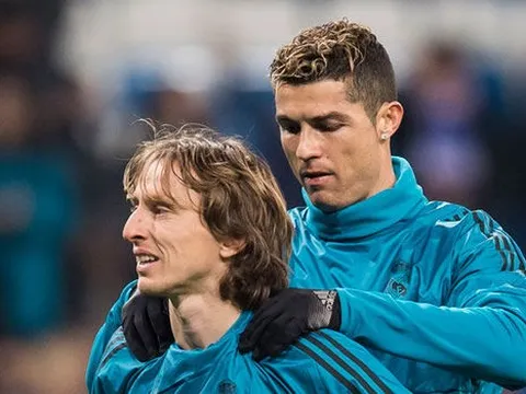 Lên đỉnh lần thứ 2, Modric nói lời bất ngờ khi được hỏi về Ronaldo