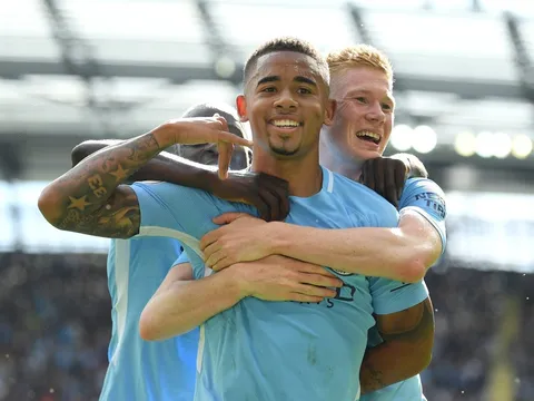 "Lên đồng", sao Man City không khác gì Messi