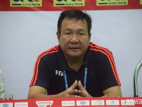 Lên ngôi đầu, HLV Hoàng Văn Phúc nói gì?