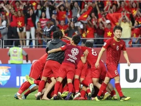Đến huyền thoại Everton cũng chúc mừng ĐT Việt Nam