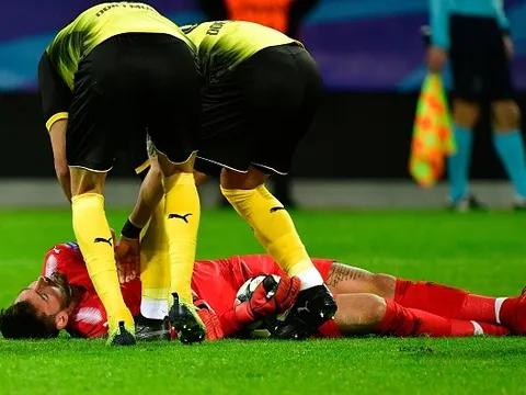 Liên tục bắn phá, Tottenham khiến thủ môn Dortmund rời sân